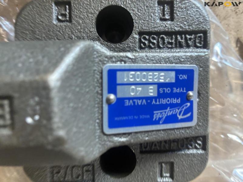 Hydraulic pumps/ Pistons and more 13