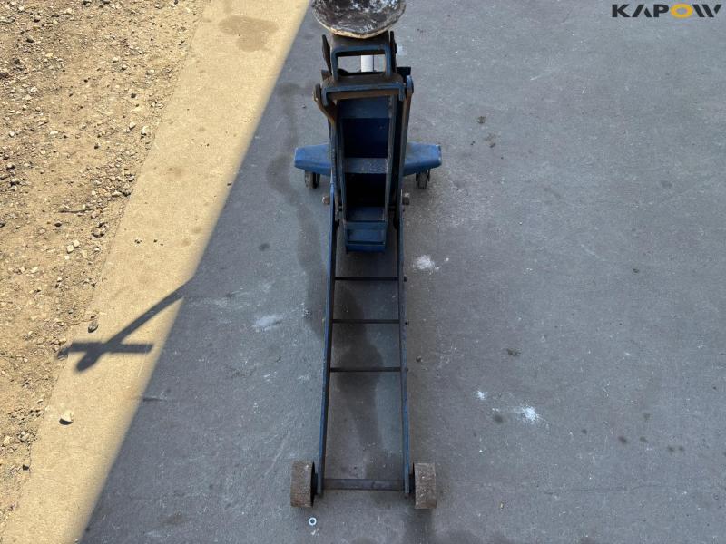 Hydraulic 2 ton jack 16
