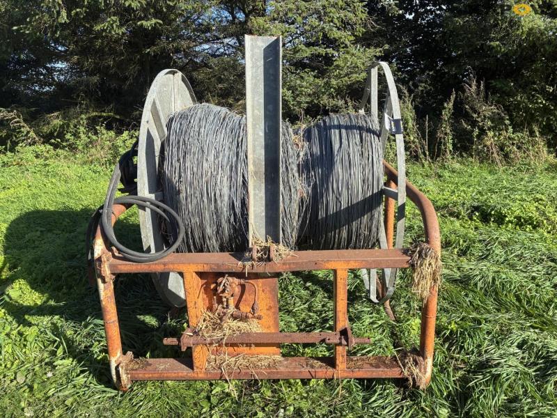 Hydraulic fence roller for three-point suspension 2