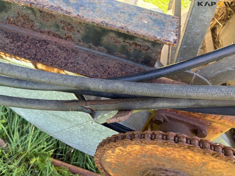 Hydraulic fence roller for three-point suspension 17