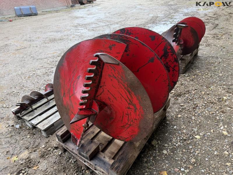 Hydraulic earth auger with Hydrema hitch 28