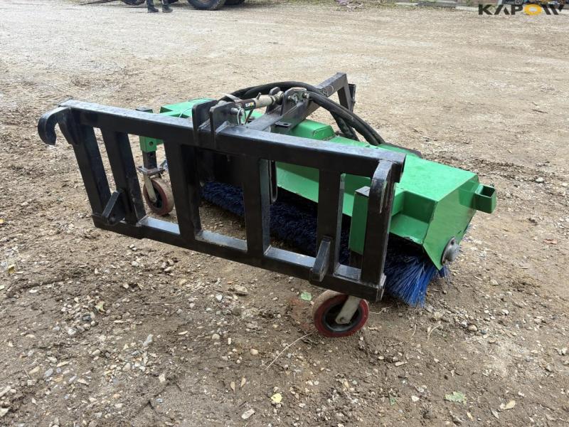Hydraulic broom 150cm with Euro hitch. 6