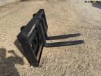 Hydraulic pallet forks with Volvo hitch 4