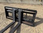 Hydraulic pallet forks with Volvo hitch 11