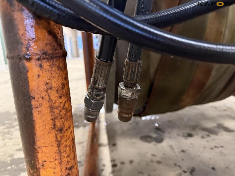 Hydraulic hose reel 16