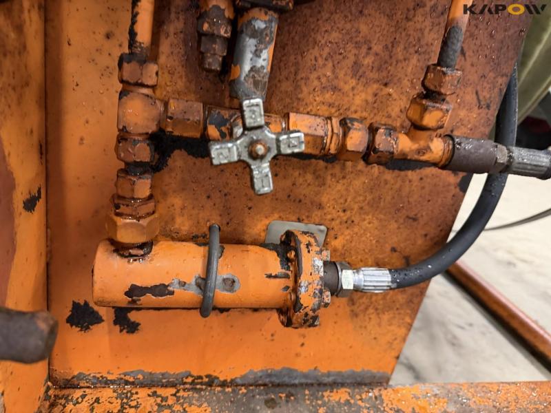 Hydraulic hose reel 18