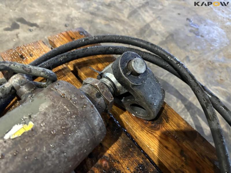 Hydraulic top link 10