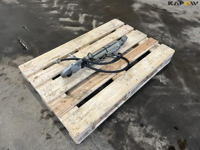 Hydraulic top link 7