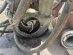 Hydraulically driven pump with 4