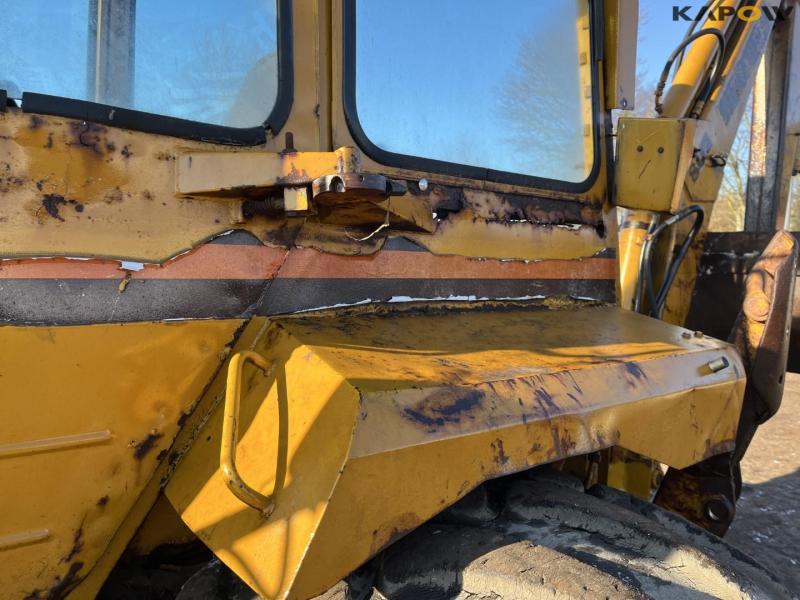 Hydrema 805 backhoe loader 11