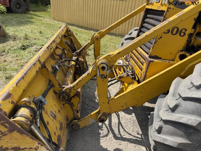 Hydrema 806 CLS backhoe loader 9