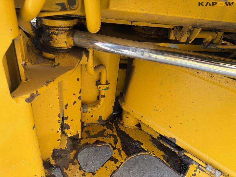 Hydrema 806 CLS backhoe loader 32