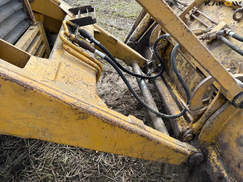 Hydrema 807 backhoe loader 18