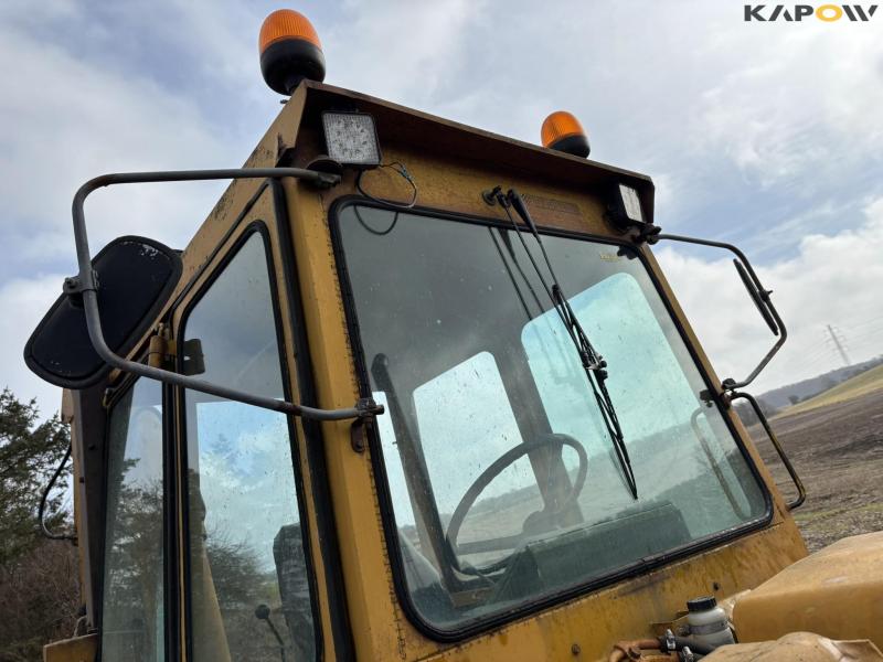 Hydrema 807 backhoe loader 31