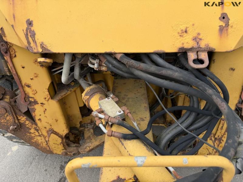 Hydrema 906 backhoe loader 28