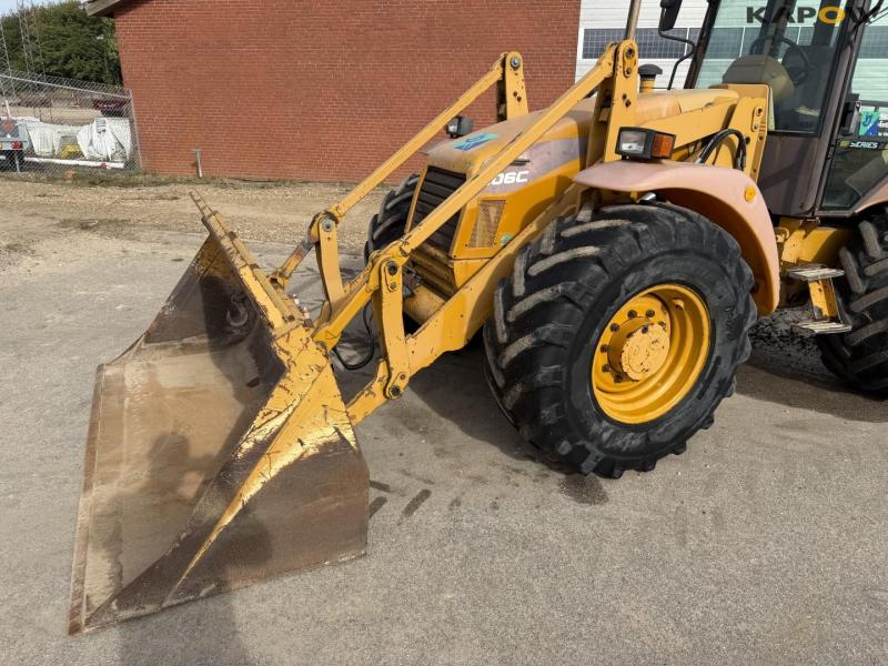 Hydrema 906C backhoe loader 9