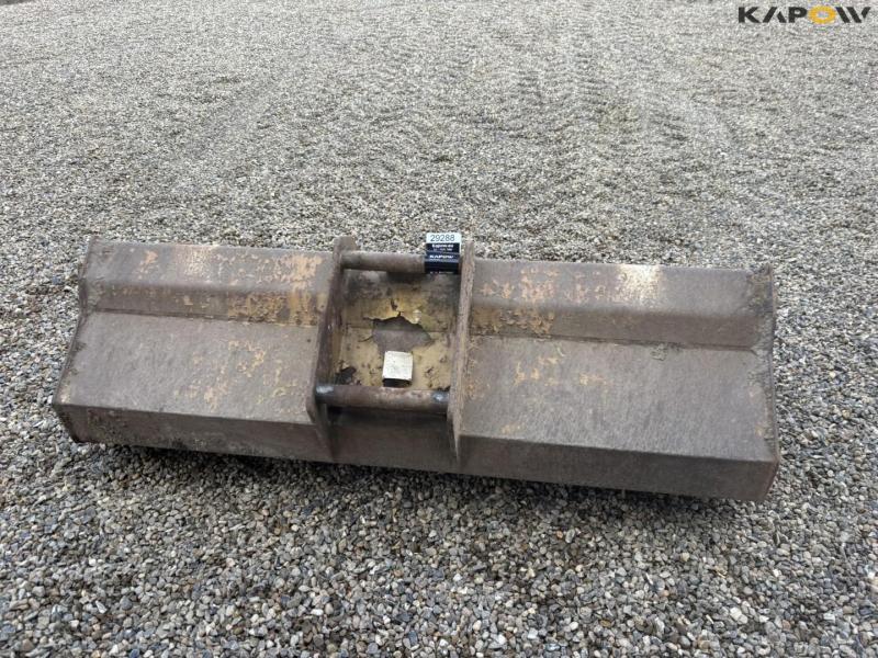 Hydrema PBH grading bucket with S40 hitch 6