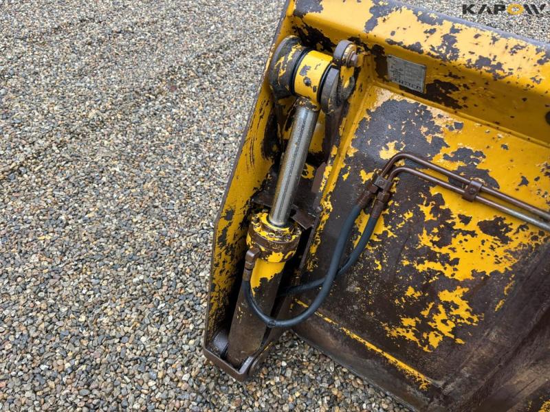 Hydrema bucket with Volvo hitch 10