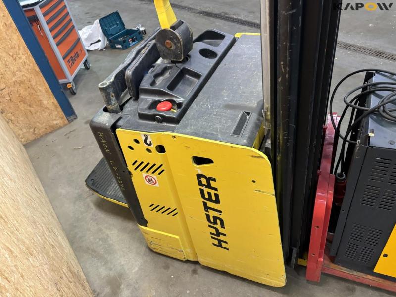 Hyster electric stacks 3