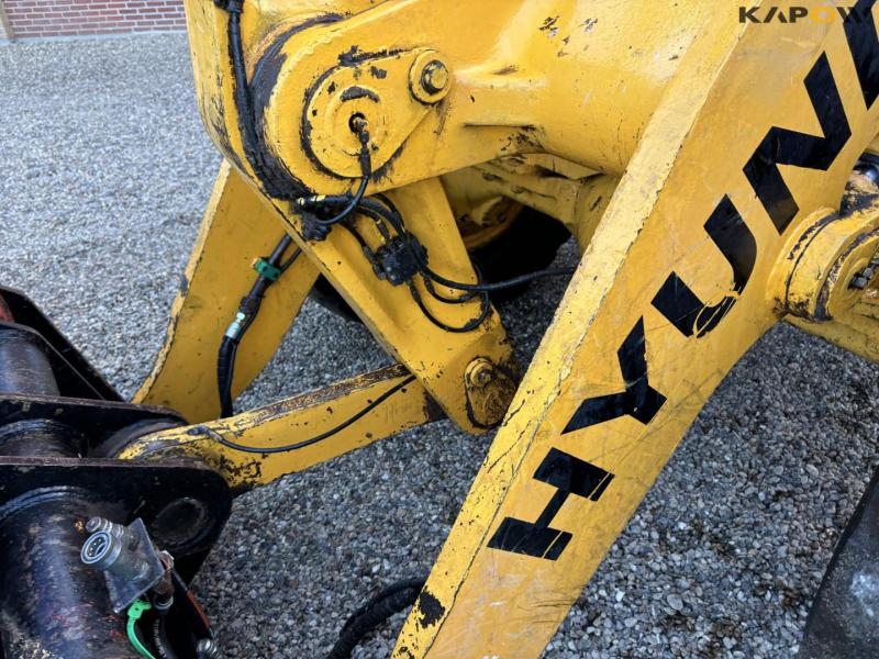 Hyundai HL757-7A wheel loader 14