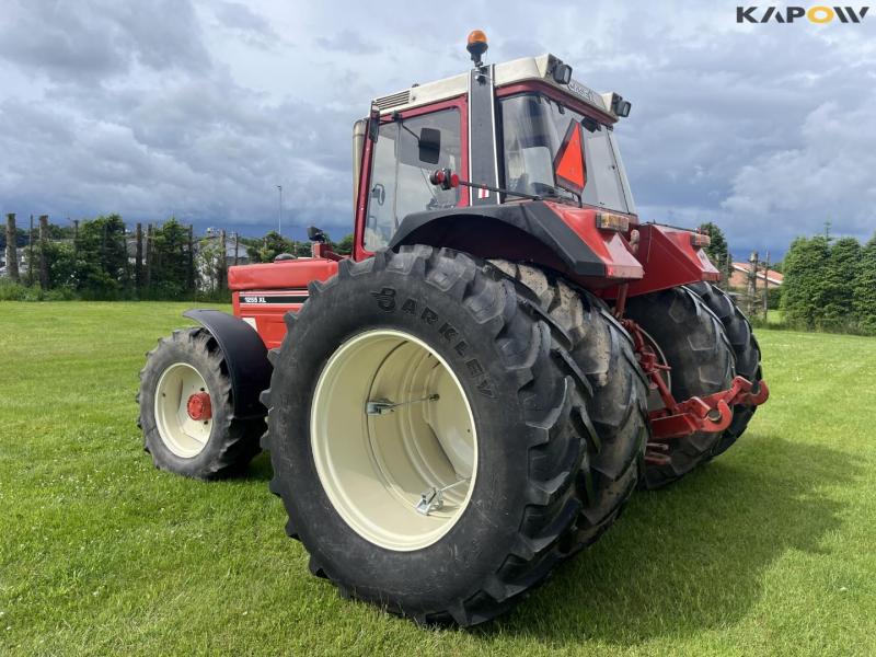 IH 1255 tractor with twin wheels 7