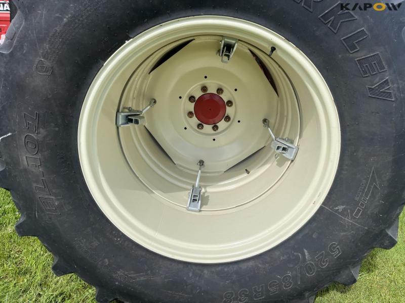 IH 1255 tractor with twin wheels 10