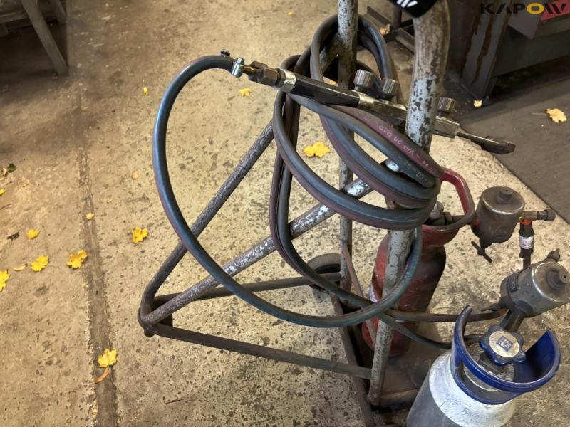 Oxygen and gas set with bottles 13