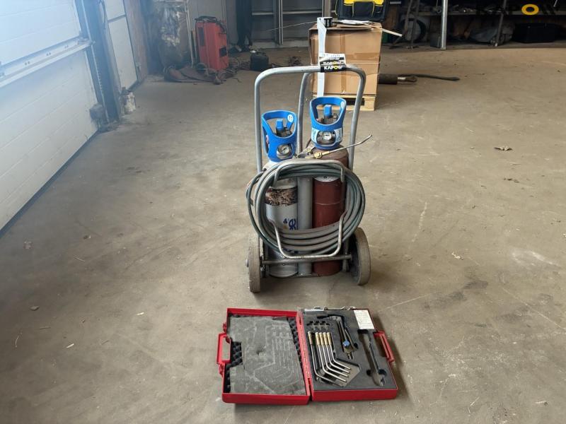 Oxygen and gas set with cutting torch 2