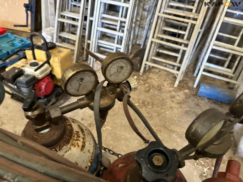 Oxygen and gas set with equipment 7