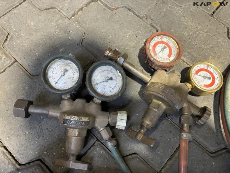 Oxygen and gas set 13