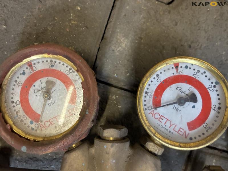 Oxygen and gas set 18
