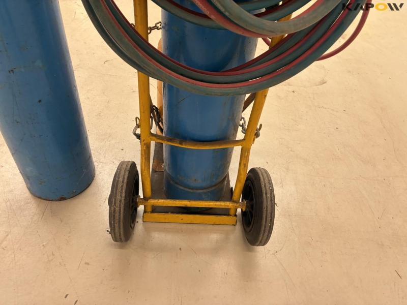 Oxygen and gas set 11