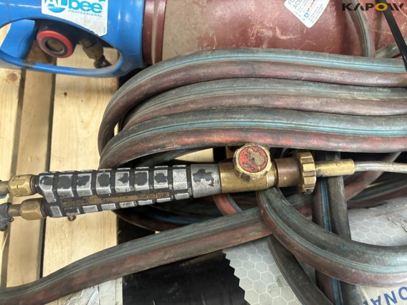 Oxygen and gas set 17