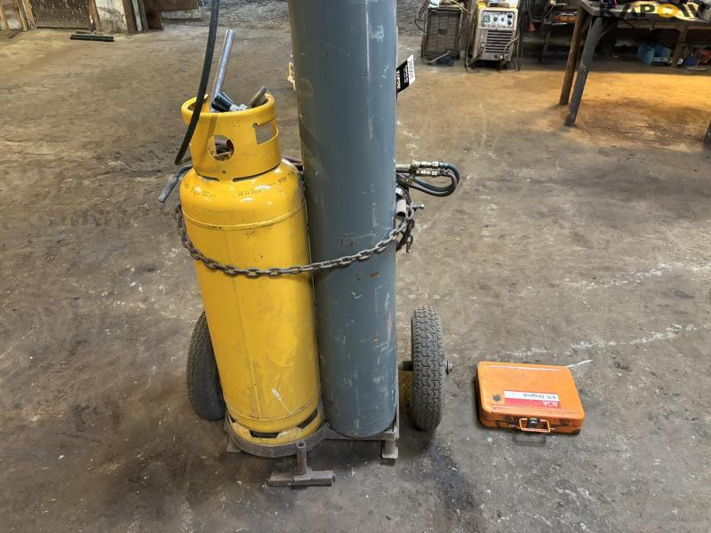 Oxygen and gas equipment 2