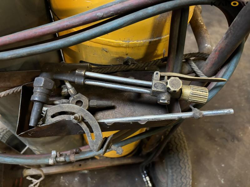 Oxygen and gas equipment 12