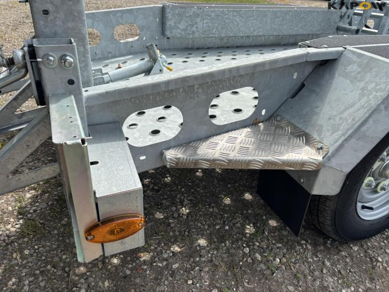 Indespension Ad27bt machine trailer 2700 kg 22