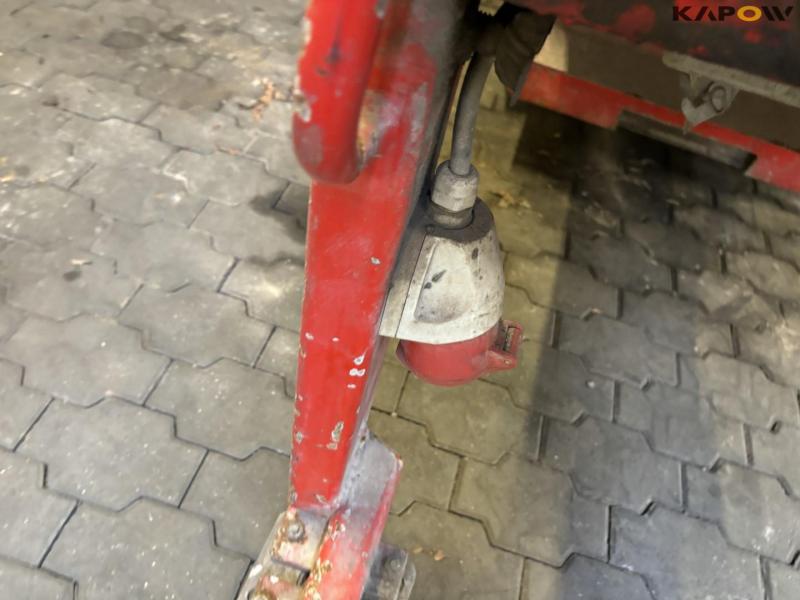 Industrial vacuum cleaner 26