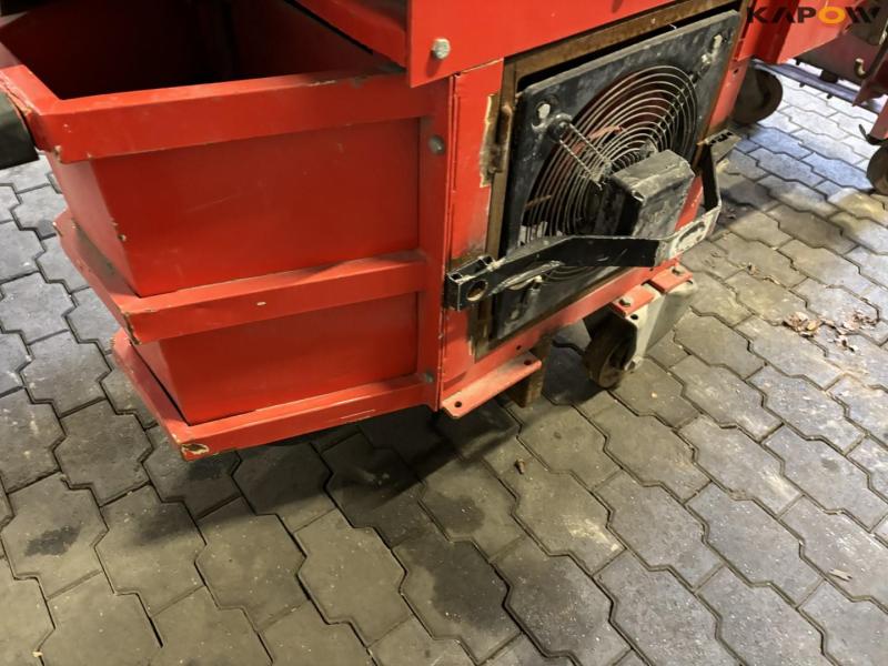 Industrial vacuum cleaner 21