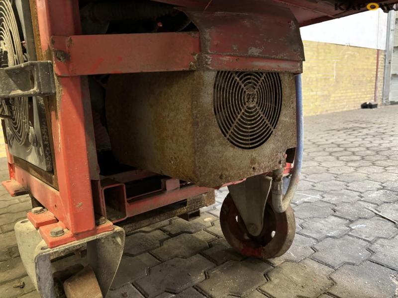 Industrial vacuum cleaner 24