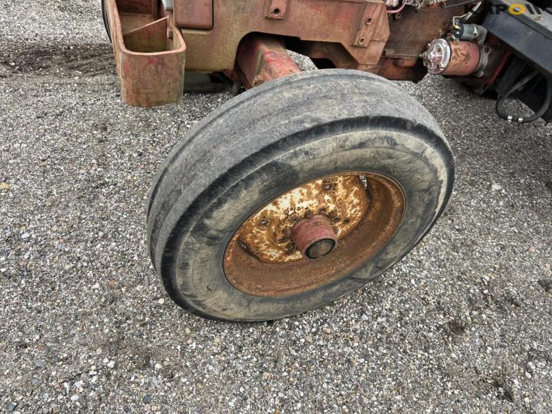 International 789 tractor 11