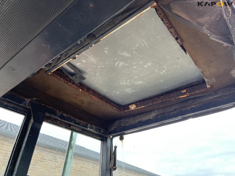 International 789 tractor 24