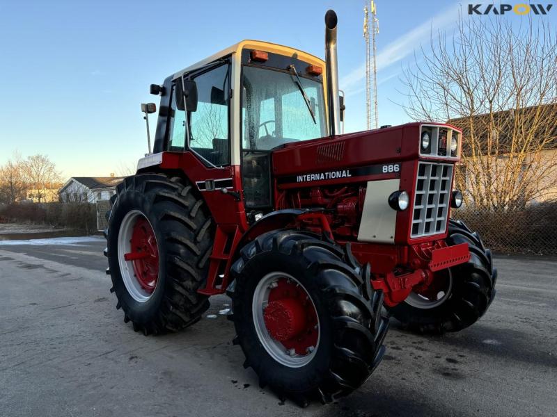 International Harvester 886 tractor 4