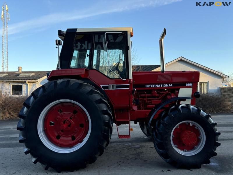 International Harvester 886 tractor 5