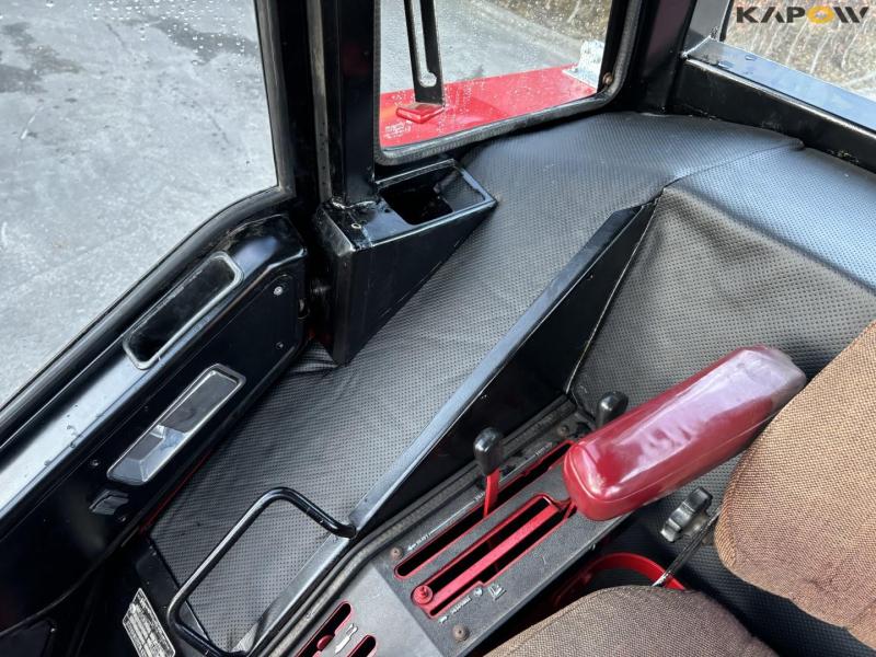 International Harvester 886 tractor 39