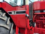 International Harvester 886 tractor 17