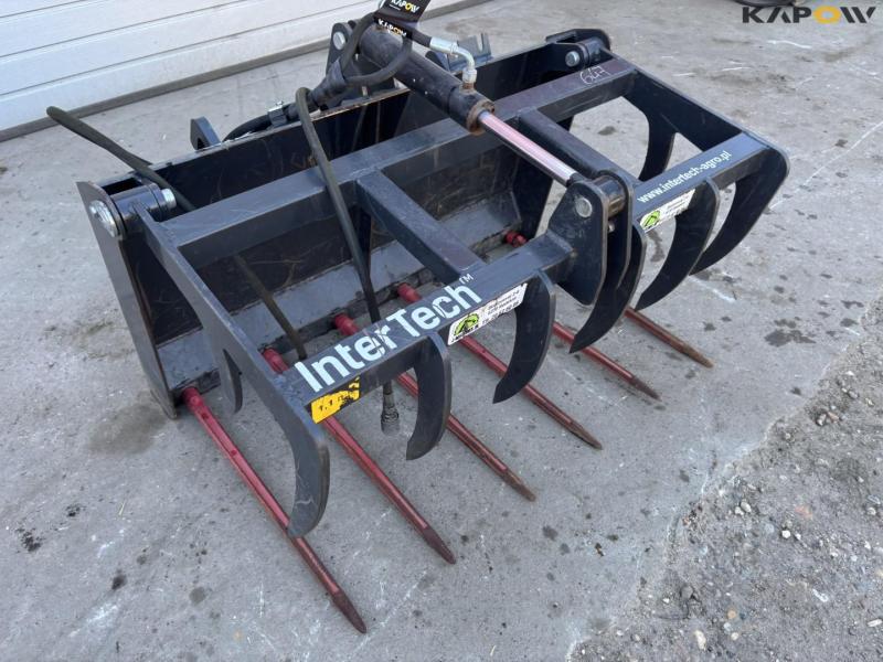 Intertech grab handle with Eurotrac hitch 3