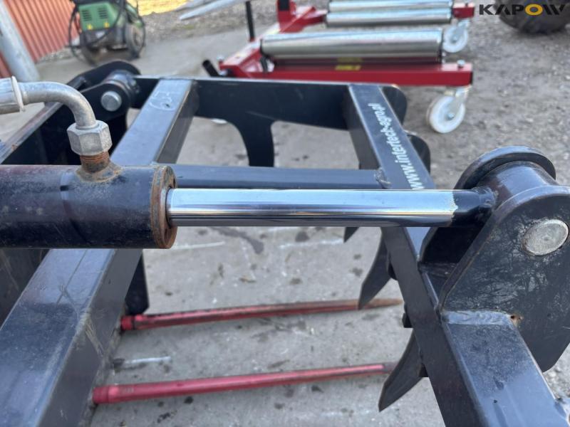 Intertech grab handle with Eurotrac hitch 19