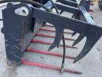 Intertech grab handle with Eurotrac hitch 16