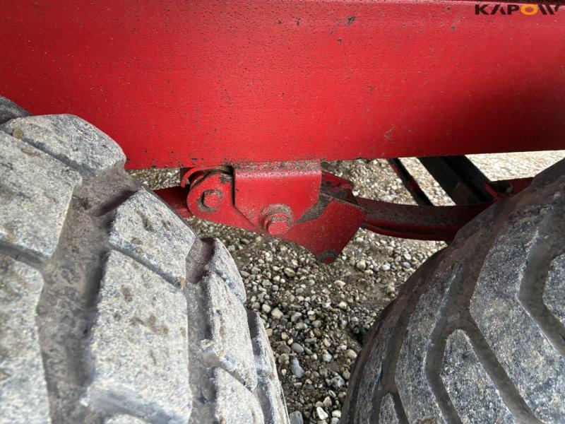 Into HBT 1200 trolley 18