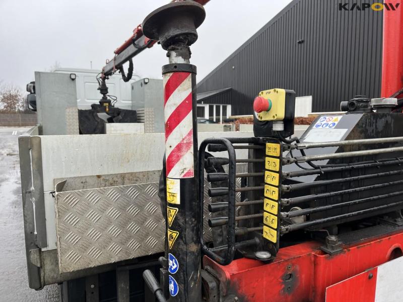 Iveco 120-250 Euro Cargo truck with Ferrari F540 crane 24